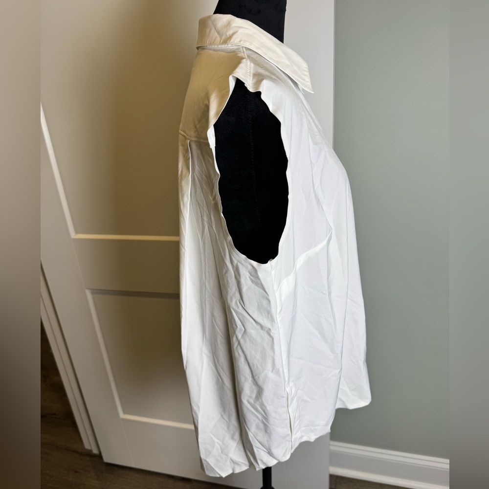 Athlete Sleeveless White Button-Up collared Blouse - Picture 2 of 7